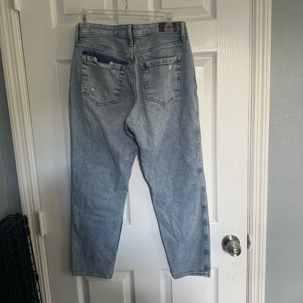 Hollister curvy relaxed high rise mom Light Denim Jeans - size 5 / 27 - Picture 3 of 3